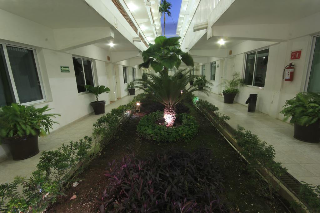 Hotel Casa Blanca Chetumal Exterior photo